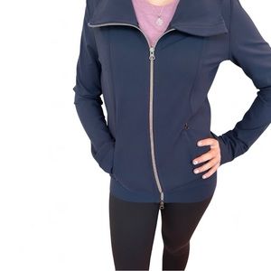 🍋Lululemon size 4 zip up jacket🍋